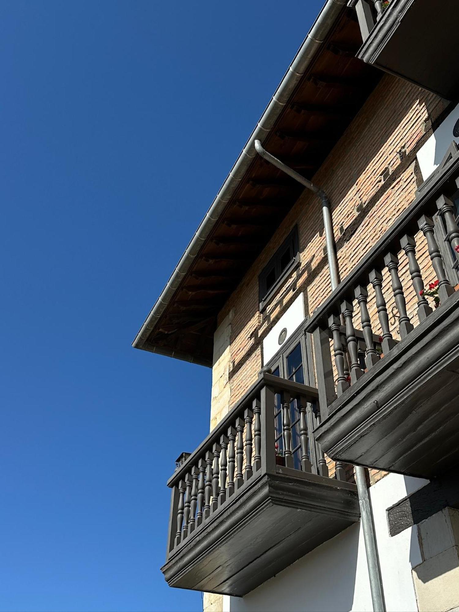 Hotel Palacio La Casona De Cerrazo Exteriör bild
