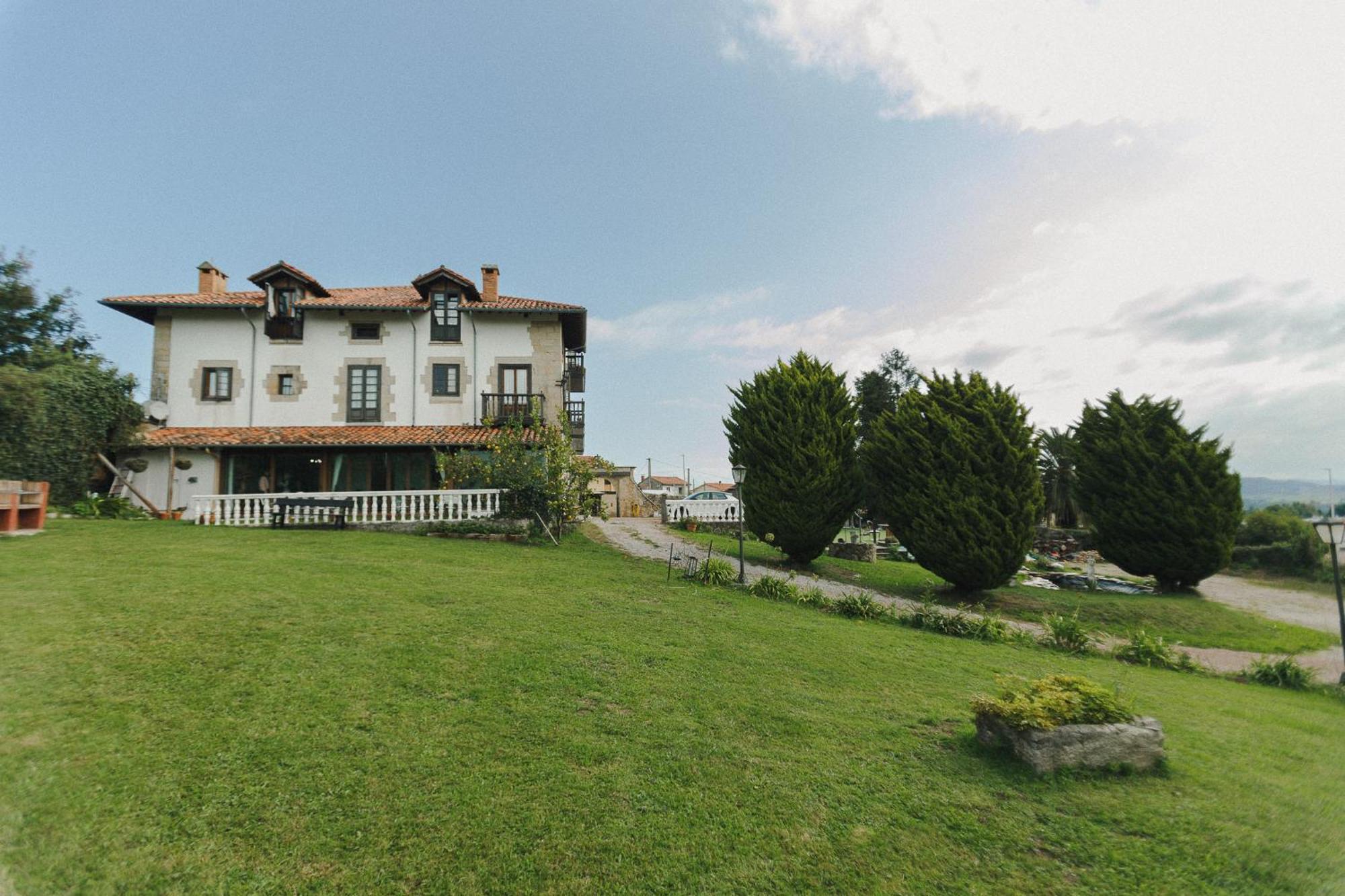 Hotel Palacio La Casona De Cerrazo Exteriör bild